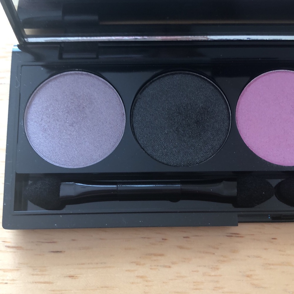 Eye Shadow - Picture 3 of 5